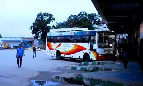 Three students attempt suicide near Anantapur bus stand