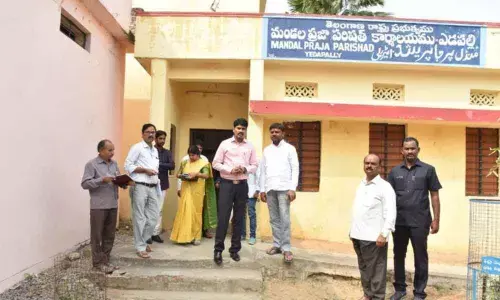 Displeased with dirtiness, Collector suspends Edapally village secretary