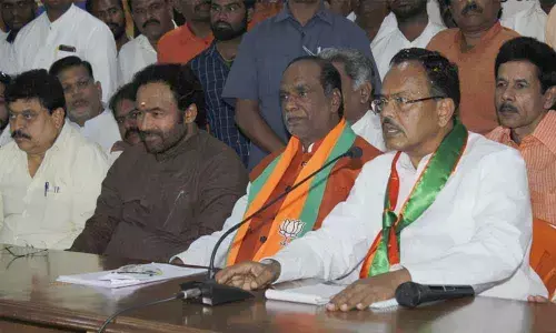 KCR splurging public money to win elections: Motkupalli