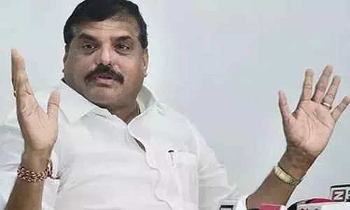 Botcha Satyanarayana assures capital farmers all help