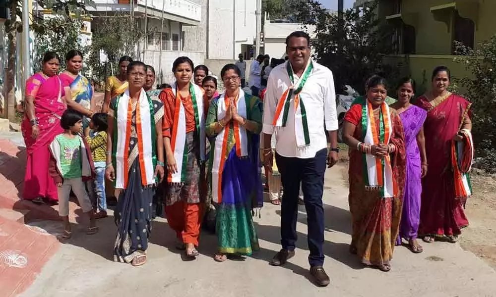 Dammaiguda: Singireddy Somasekhar Reddy campaigns for Sunitha Chandra Mohan in Sri Vedadri Nagar