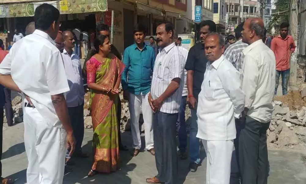 20 lakh being spent on CC road in Chandanagar division