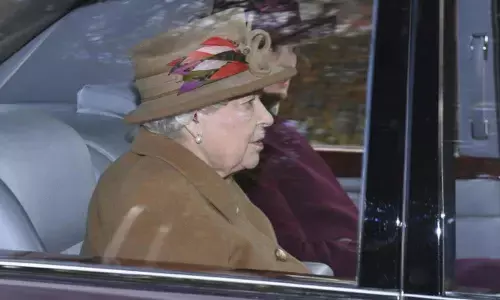 UK Queen to meet Prince Harry, Meghan over royal couples future roles