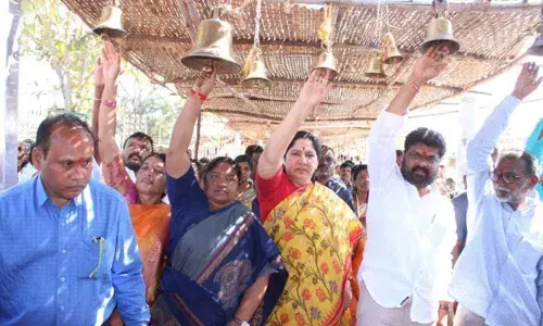 Mulugu: Officials told to camp in Medaram