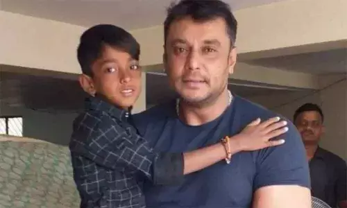 Darshan Fulfills Ailing Fans Wish