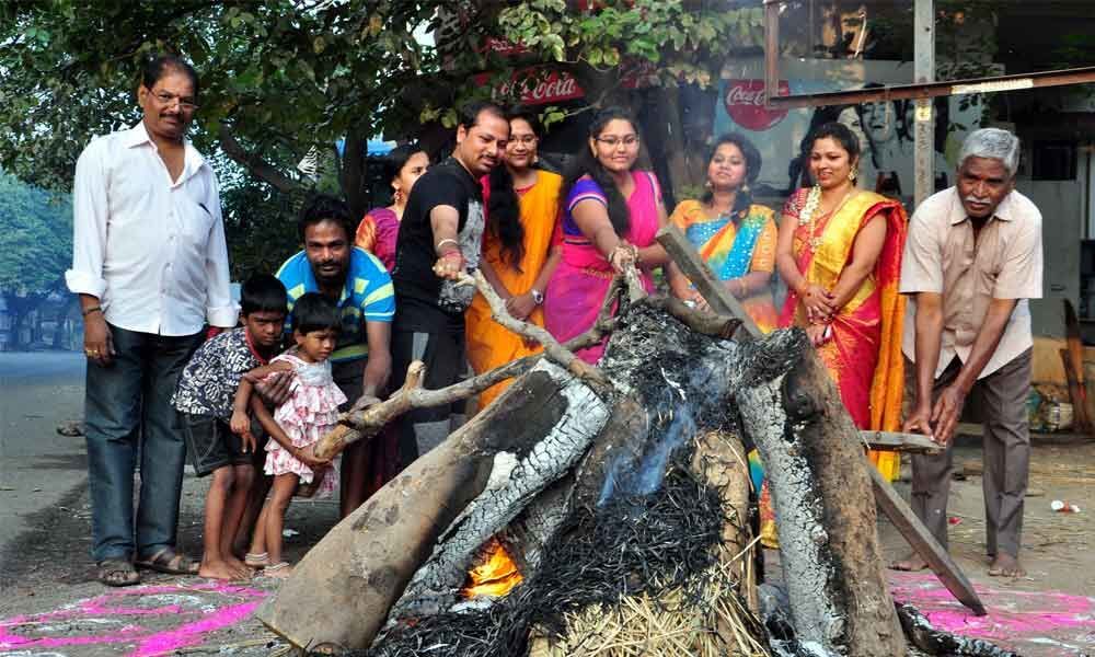 bhogi-celebrated-with-gaiety-and-pomp-in-rajamahendravaram