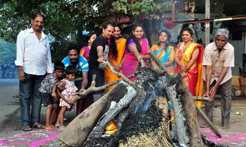 Bhogi celebrated with gaiety and pomp in Rajamahendravaram