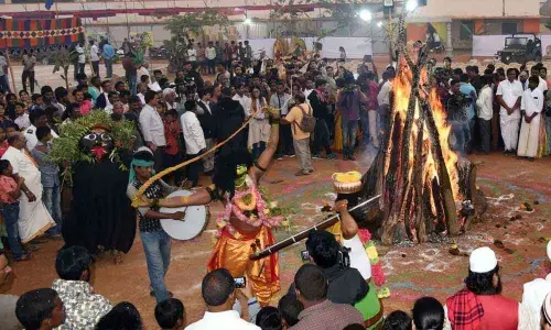 MLA Abbayya launches Sankranti fete in Denduluru