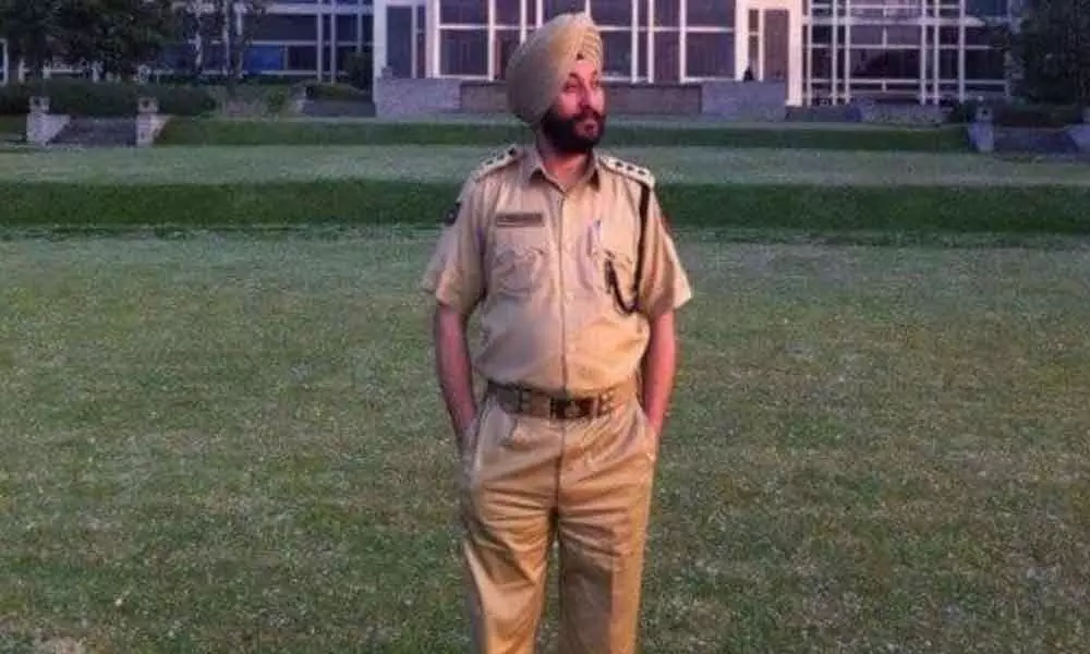 Jammu and Kashmir Police Rogue Cop Davinder Singh Under NIA Scanner