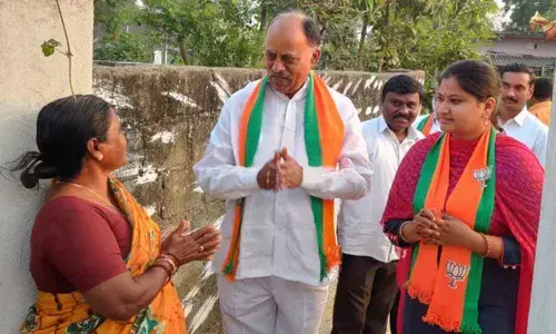 Warangal: Campaign peaks in Narsampet