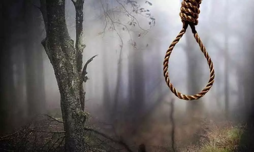 Cop found hanging from tree in UP district