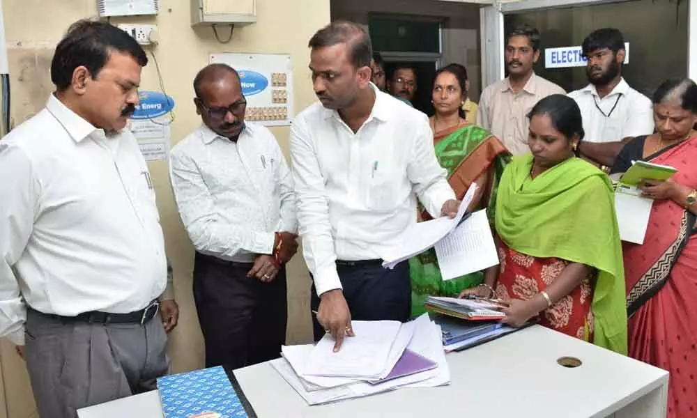 Collector Dr MV Reddy inspects DRC centre