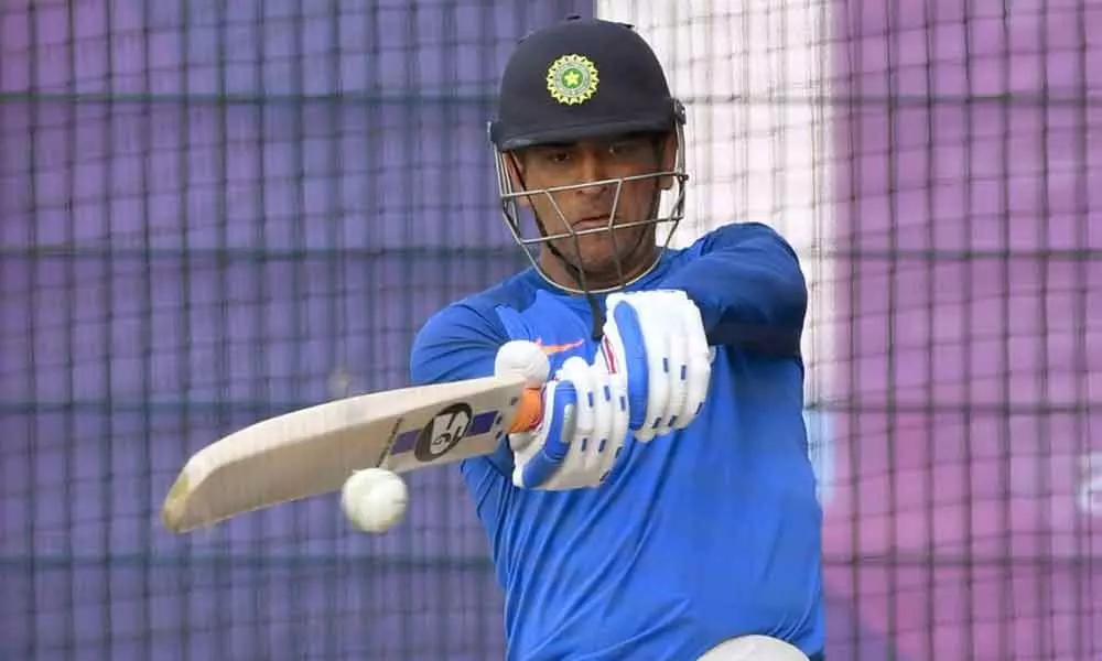 No rustiness as Dhoni looks in complete control