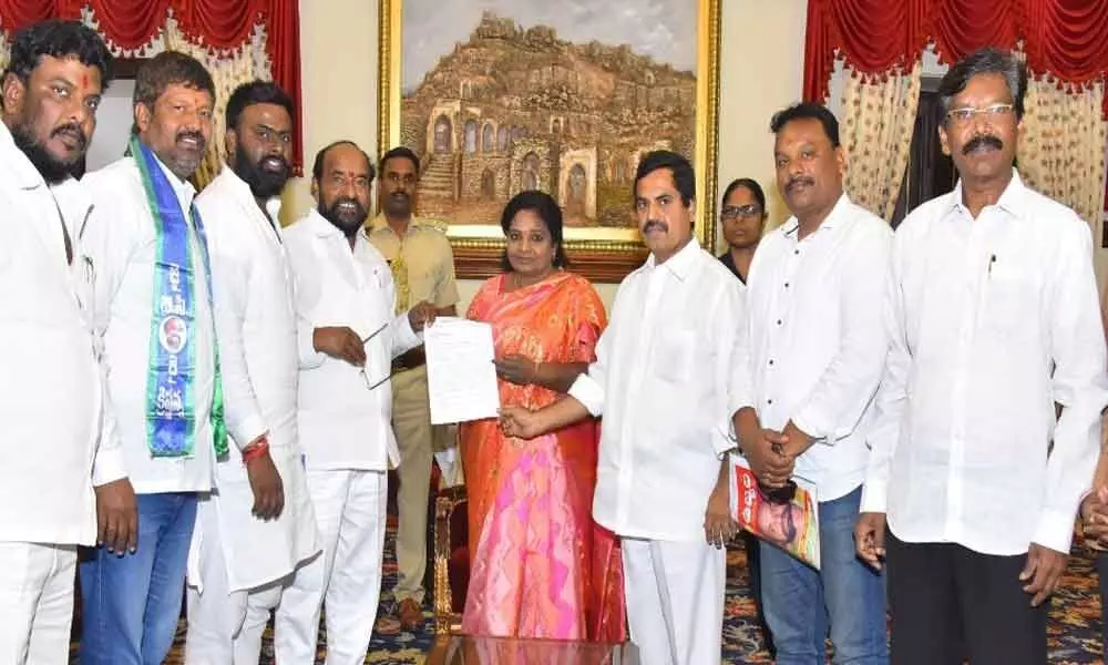 BC leaders appeal to Governor Dr Tamilisai Soundararajan for census survey of BCs
