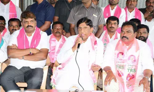 BJP trying to deceive people: B Vinod Kumar