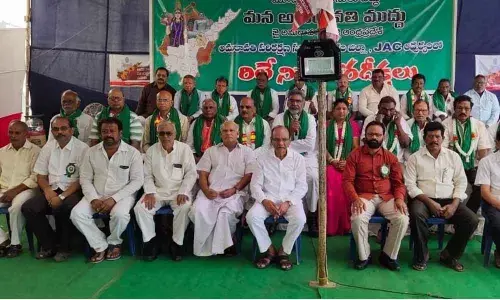 Farmers join relay hunger strike for Amaravati