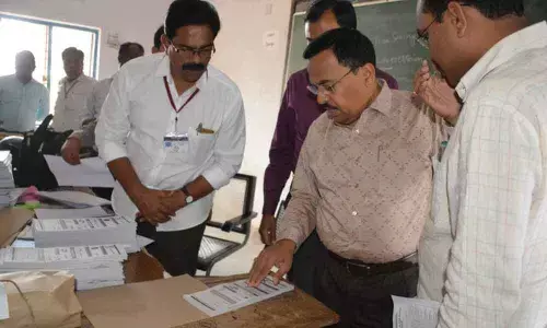 Joint Collector Padmakar inspects polling centre