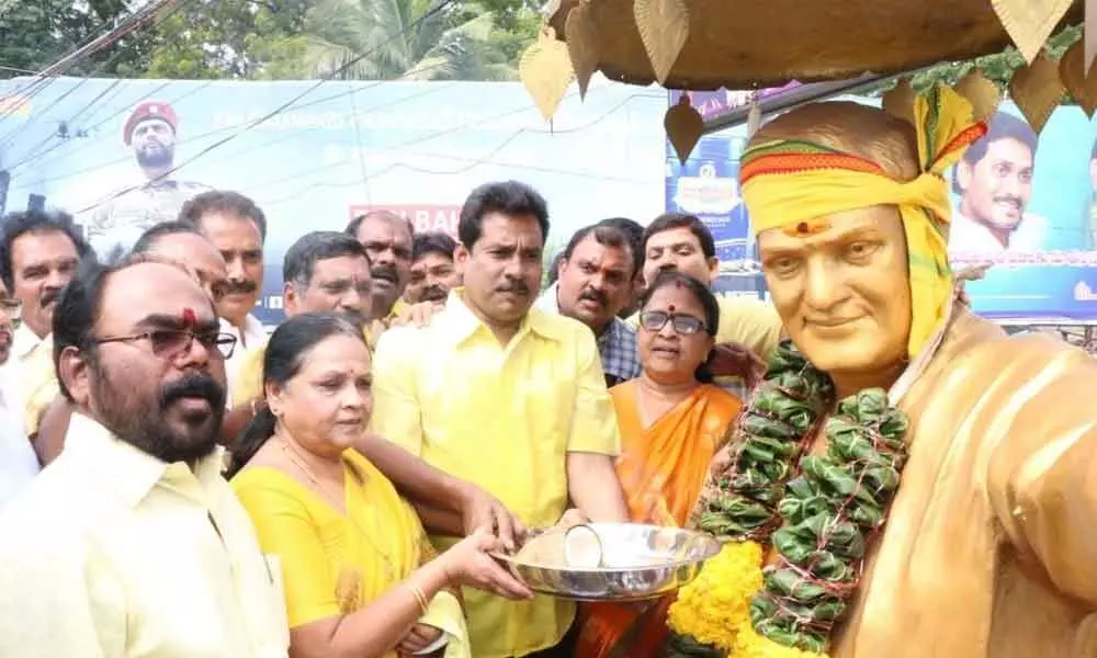 Rich tributes paid to NTR on his death anniversary in Titupati