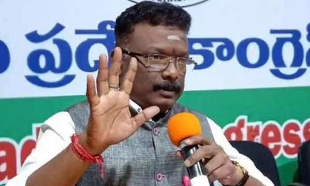 Hyderabad: Congress spokesperson Dasoju Sravan demands action against Minister Ch Malla Reddy