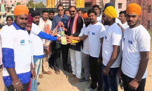 Serilingampally: Cricket team presented kits