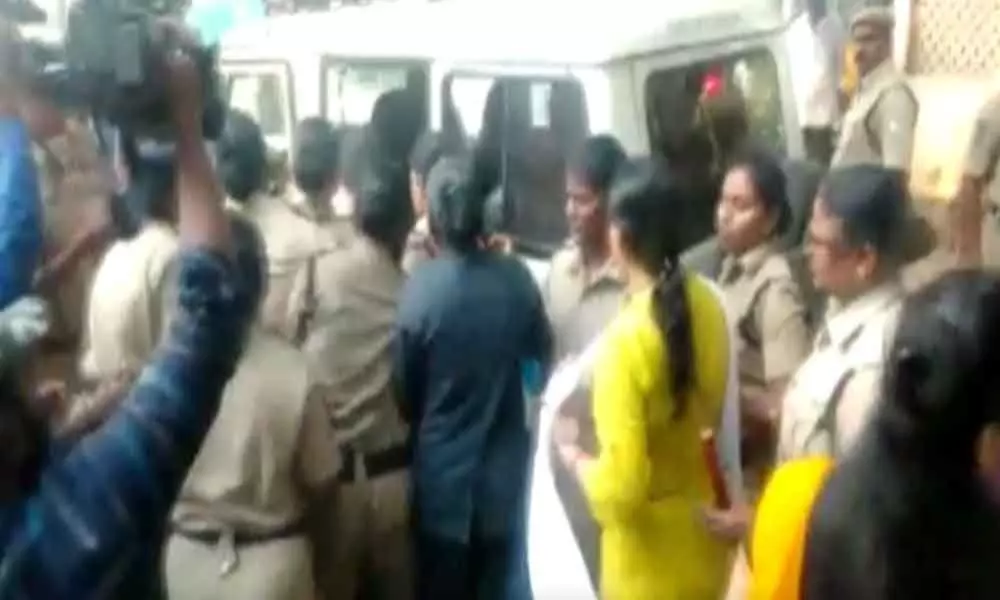 TDP leaders arrested for protesting at Home Ministers residence