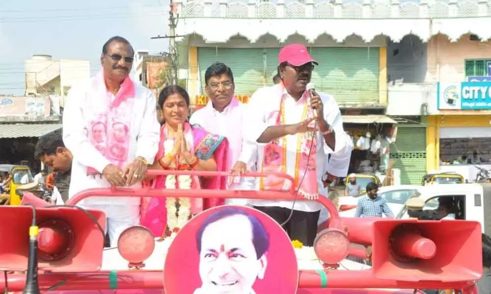 Puvvada Ajay Kumar, Nama Nageswara Rao wrap up campaign in Kothagudem, Wyra municipalities