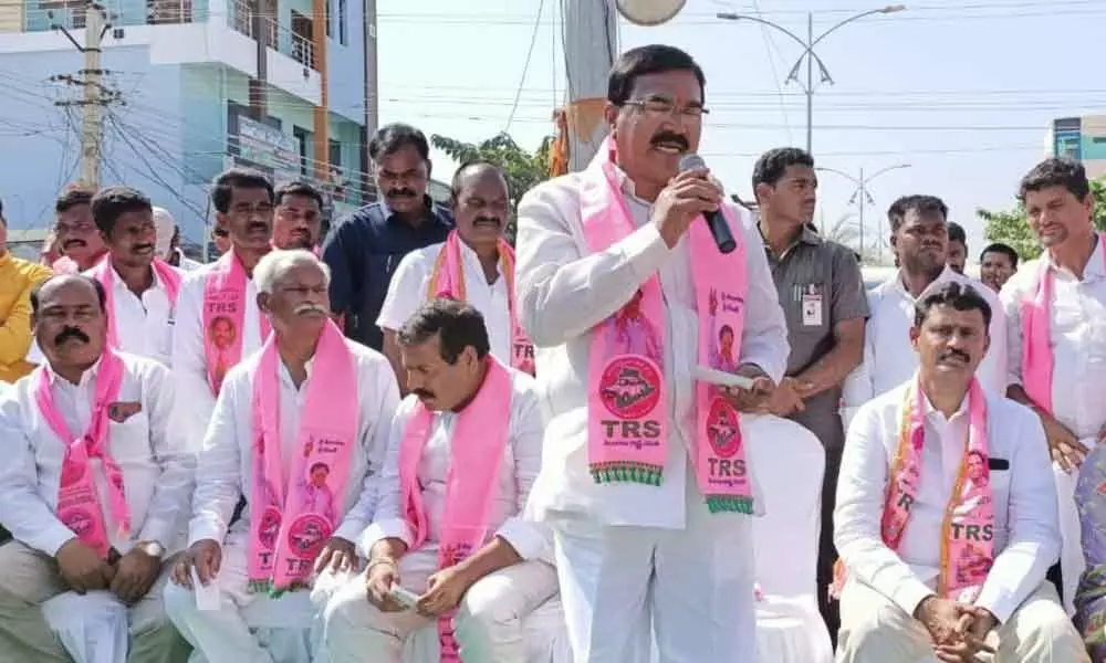 Nagarkurnool: Agri Minister Singireddy Niranjan Reddy takes a dig at Jupally for supporting rebels