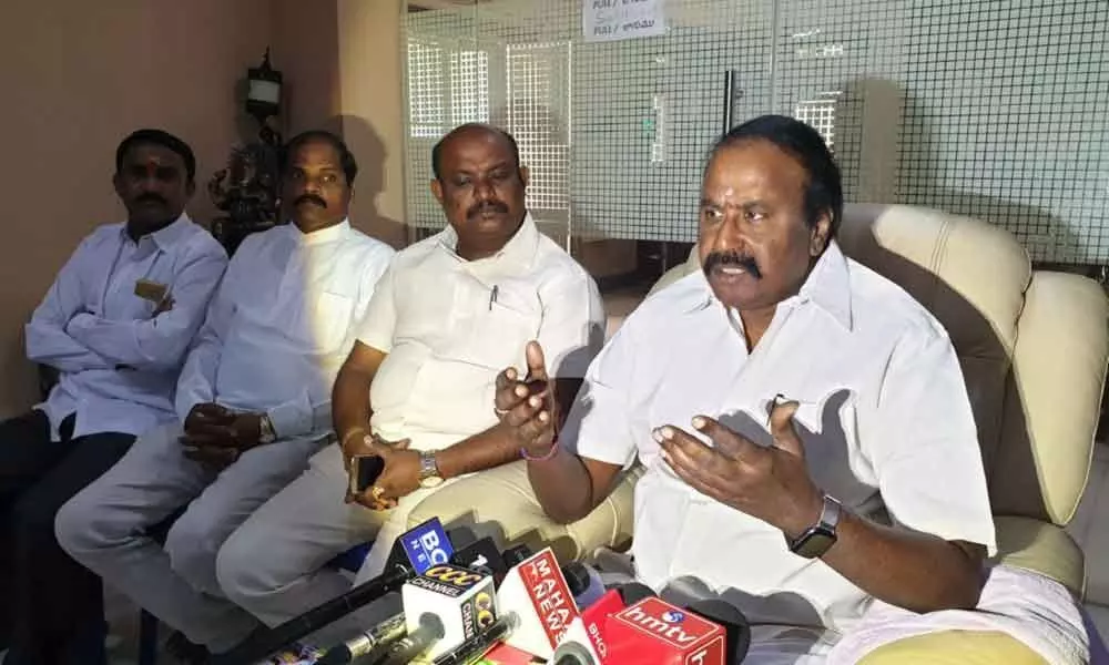 Rajamahendravaram: Ganni slams govt for suppressing Opposition