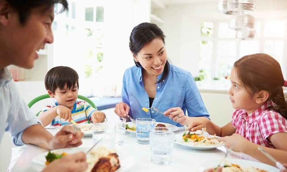 Things parents can do to improve their children's eating patterns