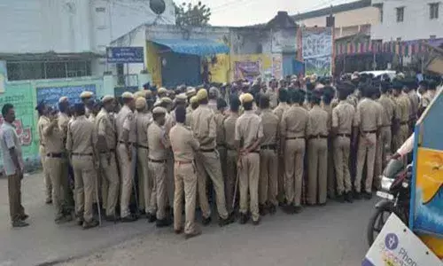 Amaravati Bandh: Tensions grips at capital region after YSRs statue was set ablaze