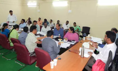 Vijayawada Municipal Commissioner Prasanna Venkatesh reviews budget proposals