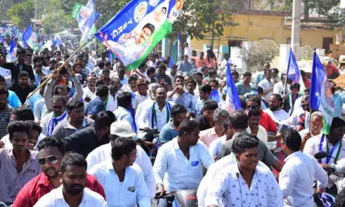 Chirala: Amanchi organizes bike rally with YSRCP supporters
