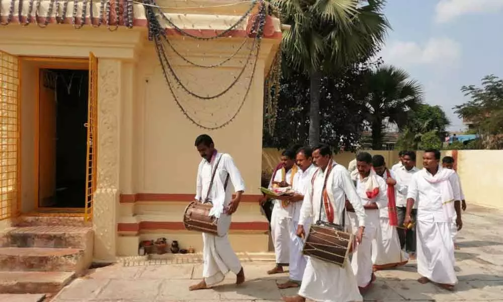 Medaram: Tribals observe age-old ritual Gudi Melige
