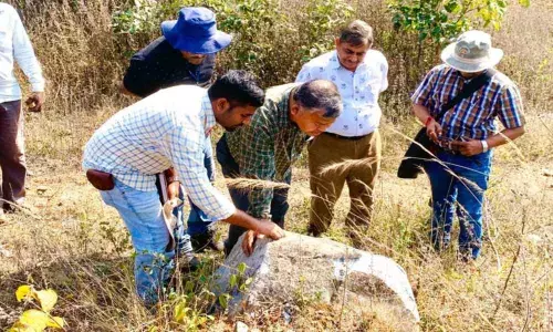 Khammam: GSI team studies mineralised rocks at Cheemalpahad area