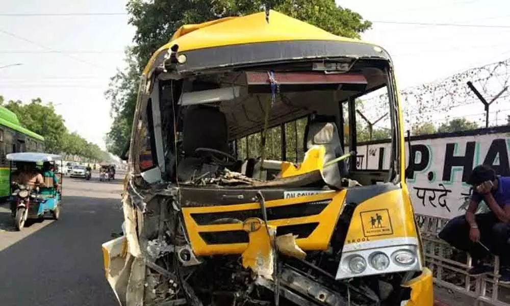 6 kids injured in Delhi school bus accident