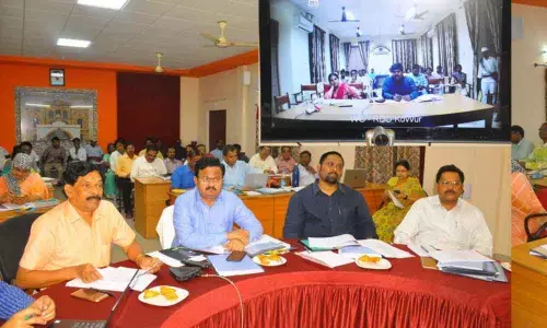 Eluru: Officials told to check water problem in summer