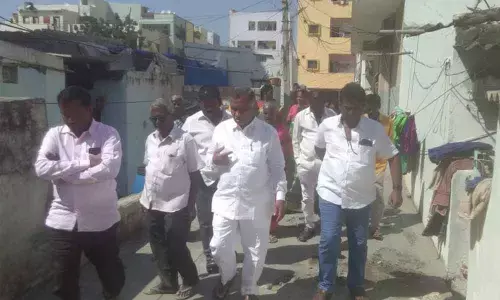 Hyderabad: TRS Corporator Hameeda Patel vows to develop Kondapur