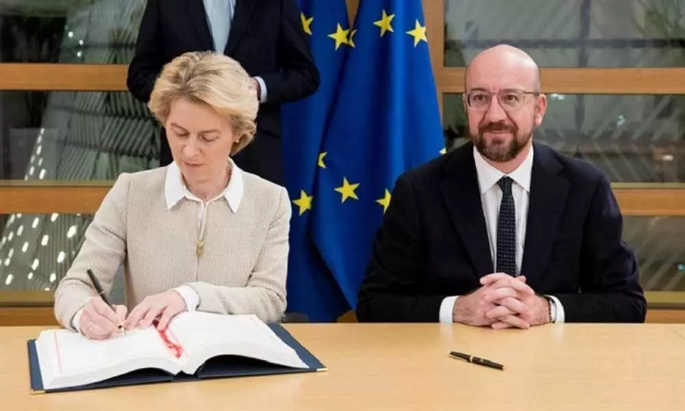 EU chiefs Ursula von der Leyen, Charles Michel sign Brexit deal ahead of parliamentary vote