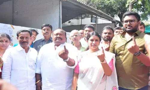 Karimnagar: Complaint against Minister for disclosing whom he voted for