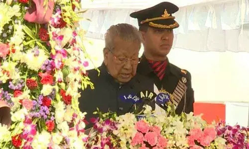 Governor addresses people on Republic Day, emphasises on Decentralise of development in state