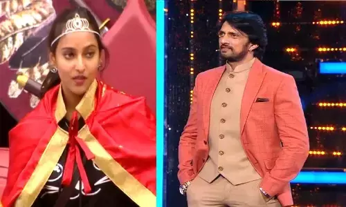 Kannada Bigg Boss Sudeep Shows Agnisakshi Priyanka The Door