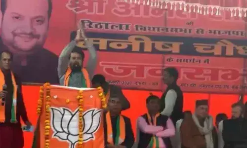 Minister Anurag Thakur backs goli maaro saalon ko slogan