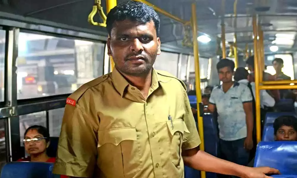 BMTC bus conductor clears UPSC Mains