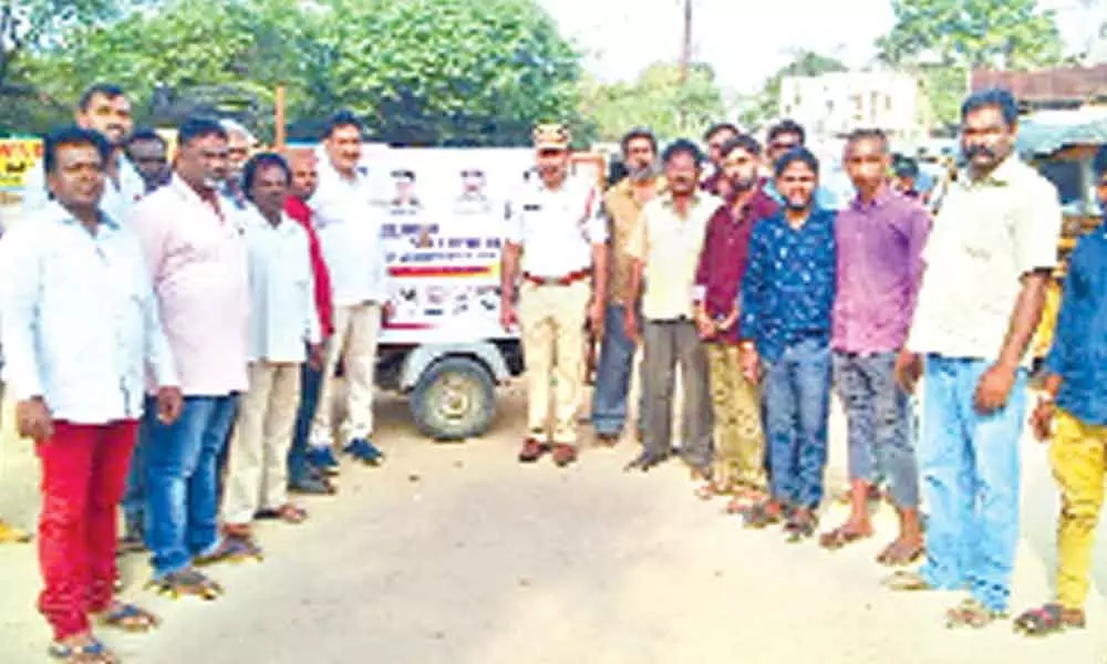 RTA, police organise traffic safety drive in Secunderabad