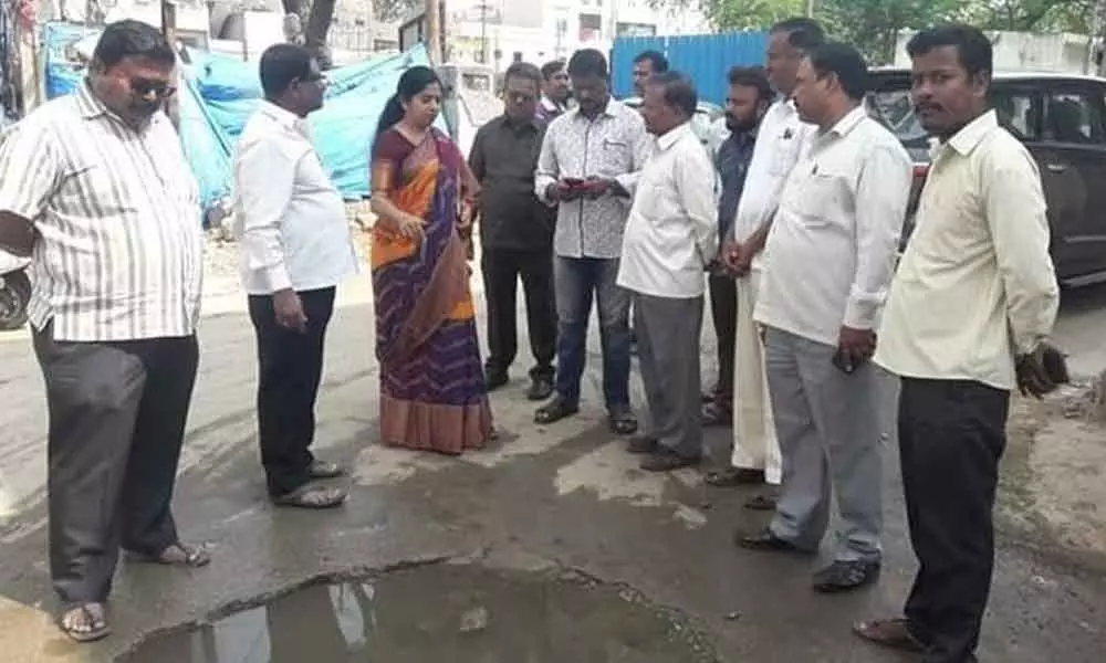 Hyderabad: Corporator Padmavathi DP Reddy attends to bad roads complaint