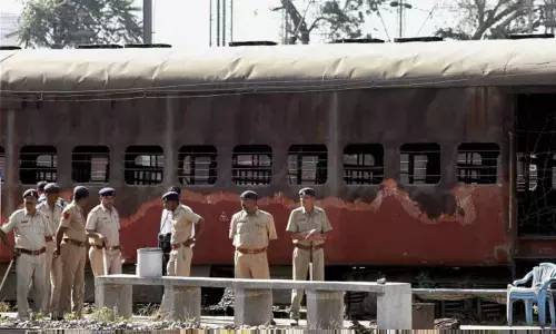 Relocate to MP, do community service: SC grants bail to 17 convicts in 2002 Gujarat riots case