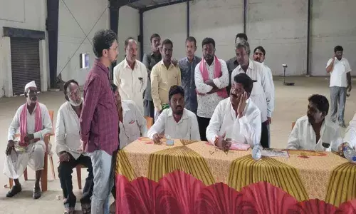 Kamareddy: MLA Hanmanth Shinde fires on mandal agricultural officer for his ignorance