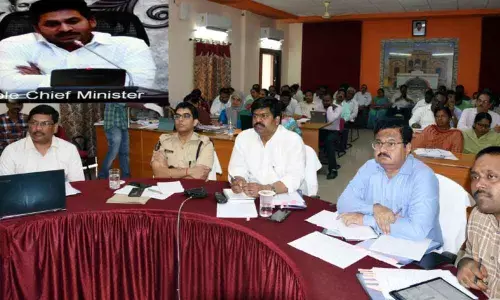 Eluru: List of rice card beneficiaries displayed at secretariats