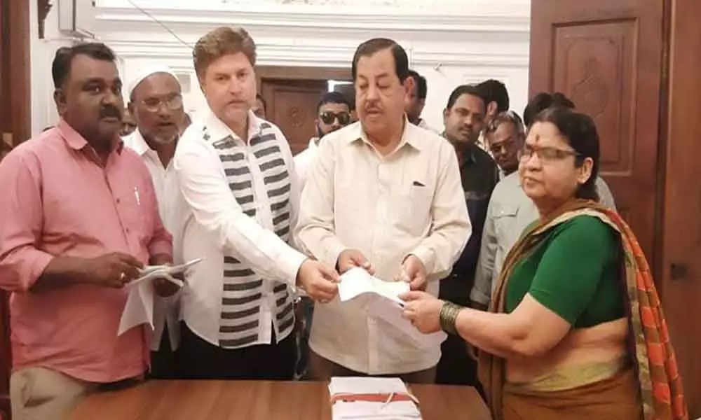 Darussalaam: Kalyana Lakshmi cheques distributed