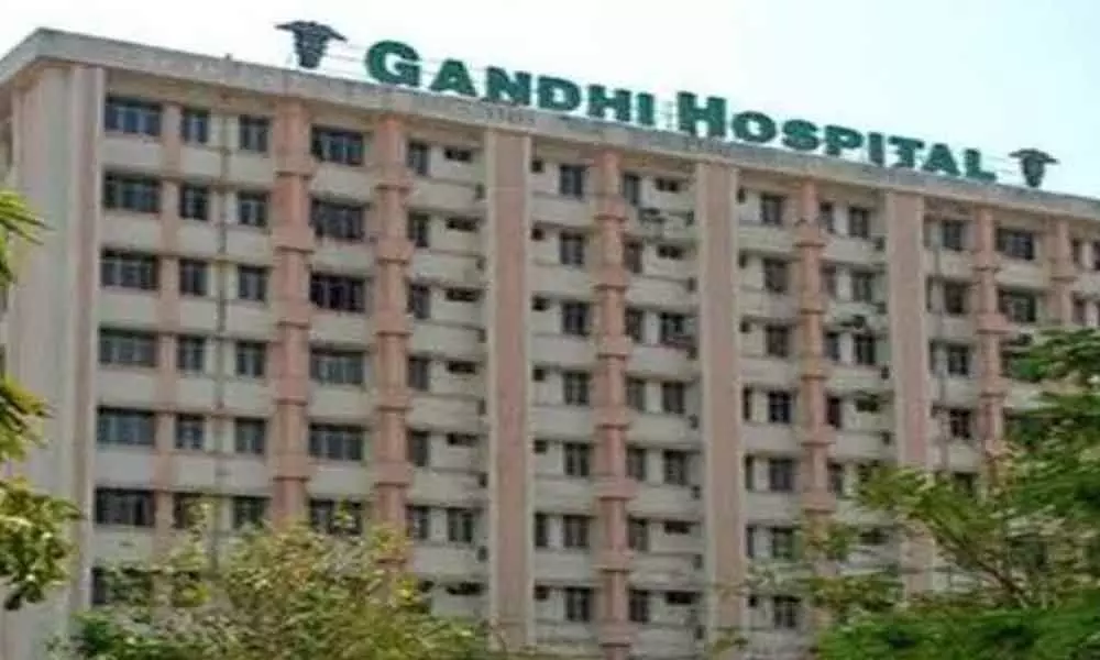 Hyderabad: Central team inspects isolation ward in Gandhi Hospital